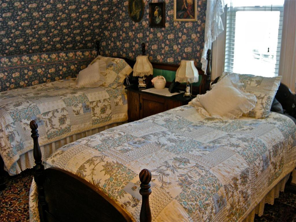 The Old Tower House Bed & Breakfast North Bend Zimmer foto