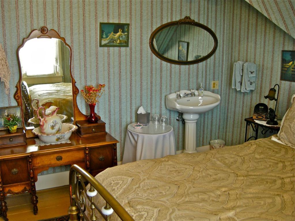 The Old Tower House Bed & Breakfast North Bend Zimmer foto