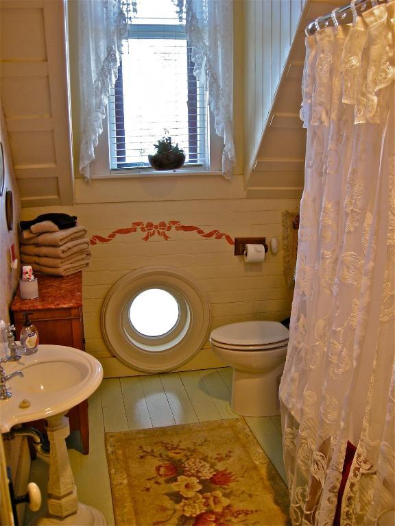The Old Tower House Bed & Breakfast North Bend Zimmer foto